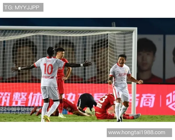 今年哪位国际足球明星将踏上中国的绿茵场引发球迷热议和期待